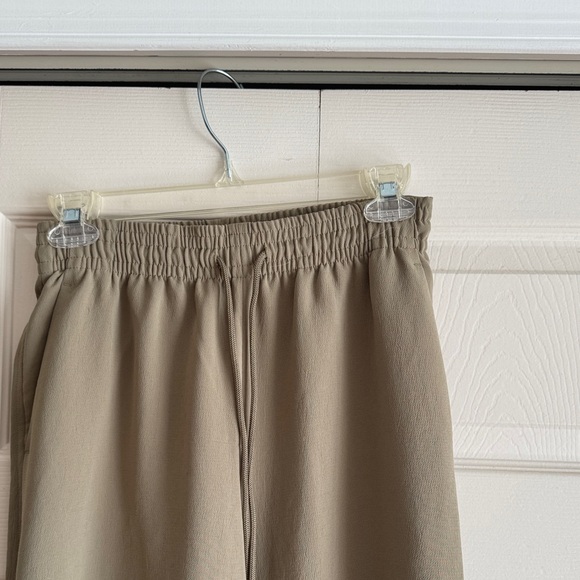 Aritzia Thesis Pants in Sundried Olive - Crepette - Picture 3 of 5